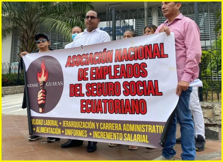 Tener un empleo formal con aportaciones activas al IESS
